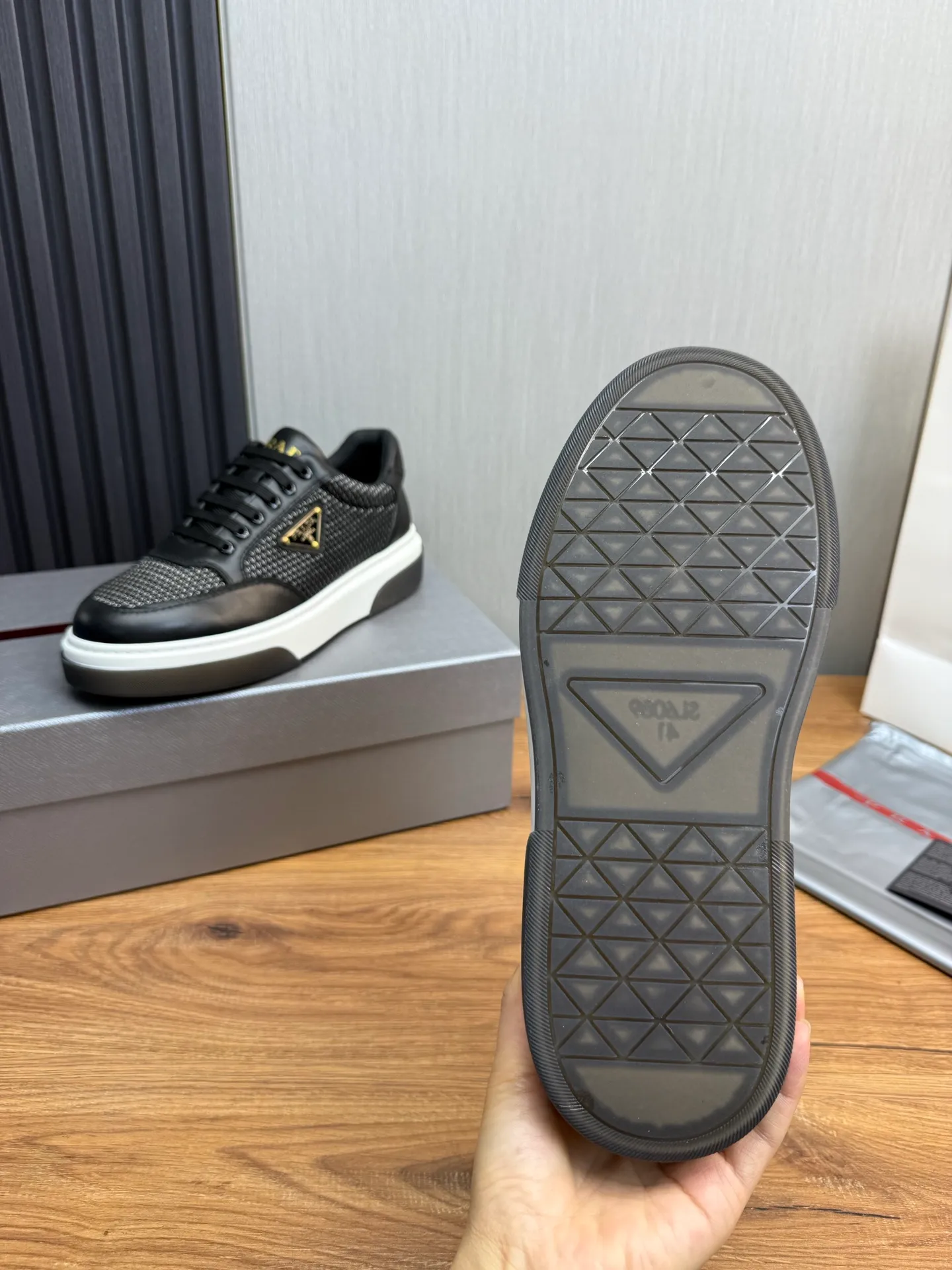 Men's shoes 💰580💰 [PRADA] Men's shoes are popular in the counter, official website is synchronized, 1 high-quality shipment ✔️Imported cowhide fabric + cowhide lining, 1🆚1 replica, original sole, 38-45 (45 customized, non-refundable)